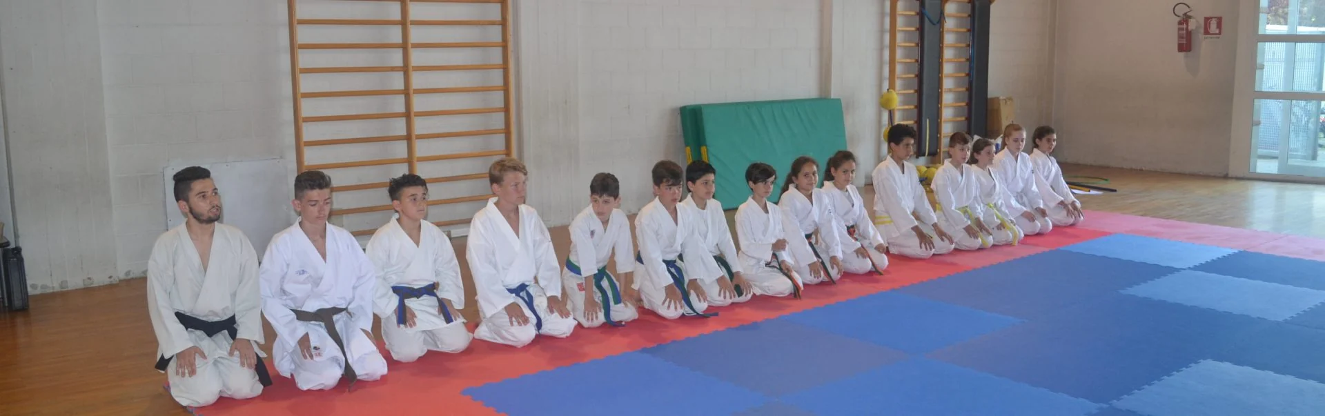 Allievi del corso di karate amatoriale e agonistico